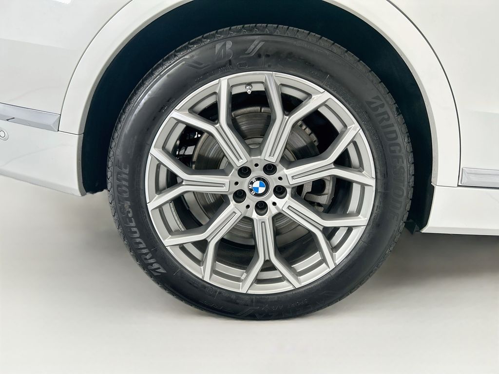 Thumbnail: 2019 BMW X7 - 32