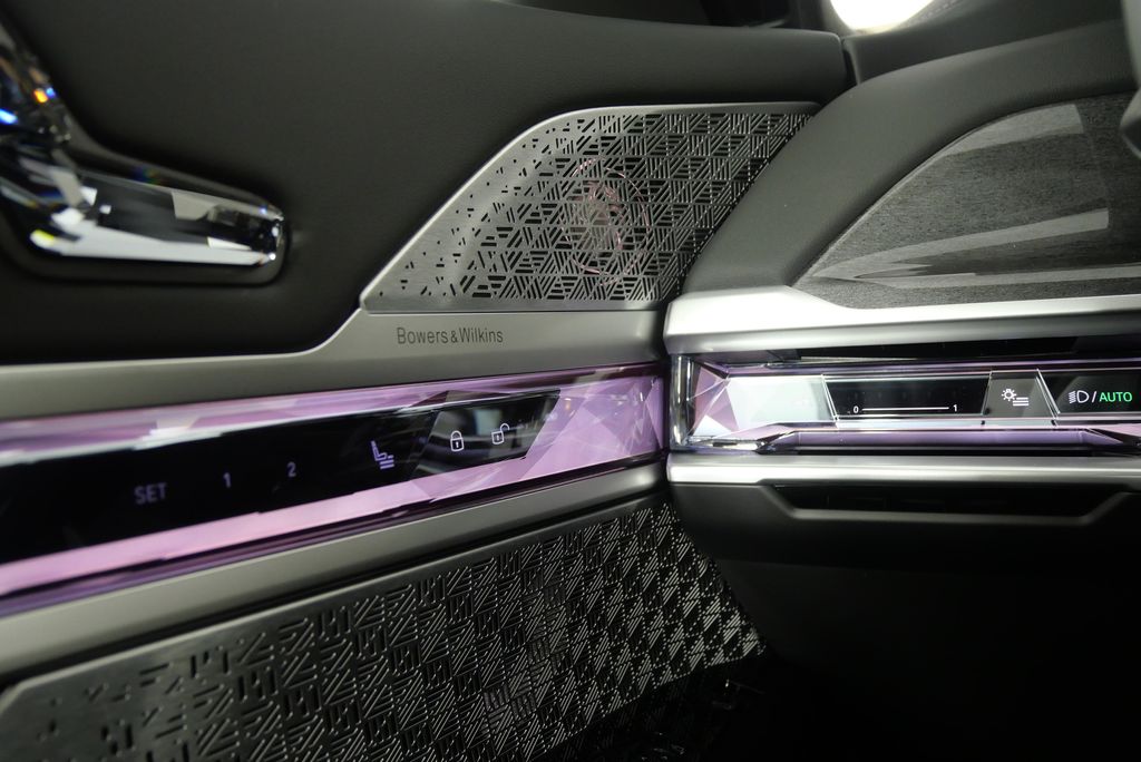 2025 BMW i7 xDrive60 23