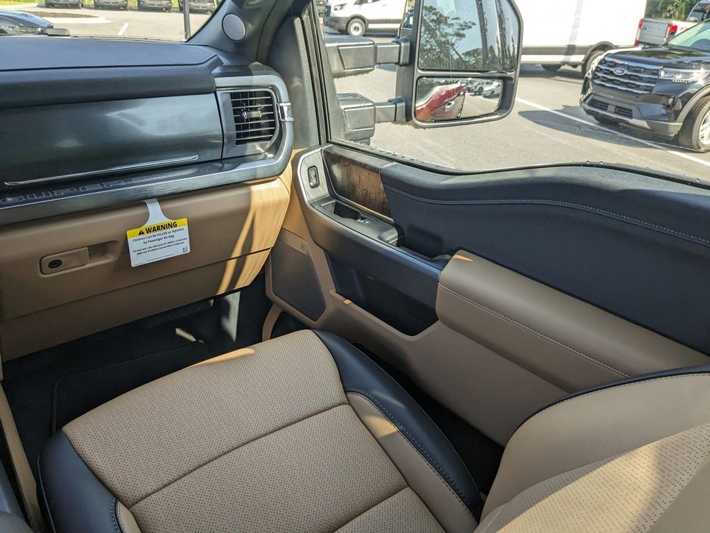 2025 Ford F-250 Super Duty Lariat