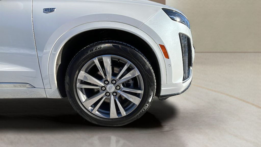 used 2022 Cadillac XT6 car, priced at $31,350