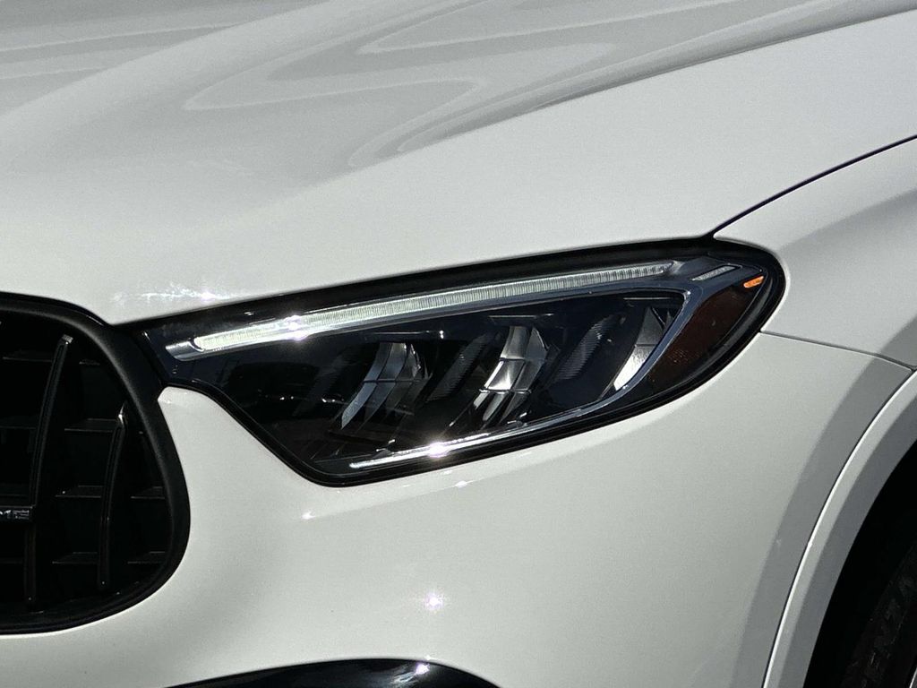 Thumbnail: 2025 Mercedes-Benz GLC - 3