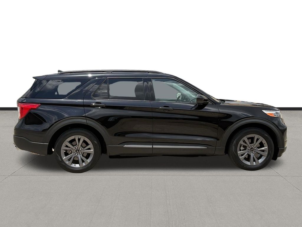 2023 Ford Explorer XLT - 3