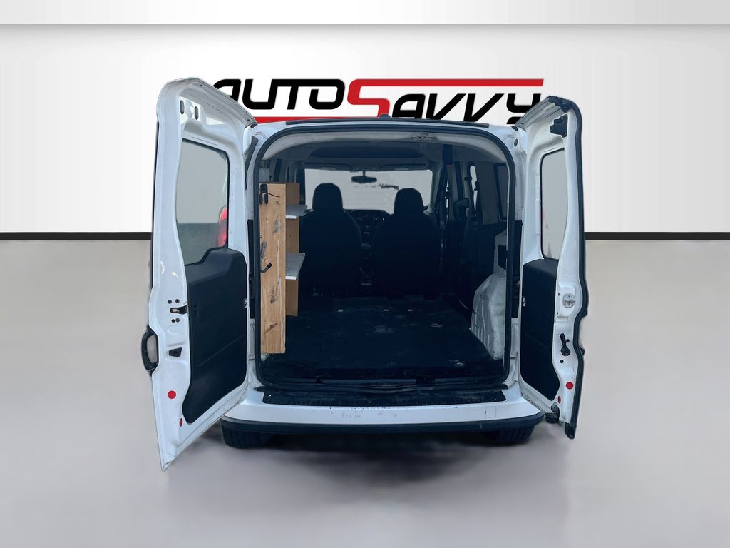 Used 2022 White Ram Base image 23