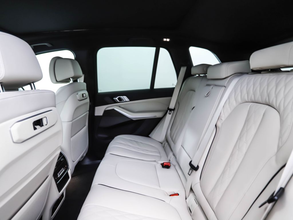 Thumbnail: 2026 BMW X5 - 21