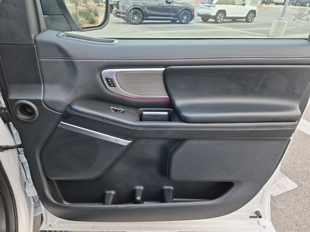 Used Car 2025 Ford Expedition  Platinum For Sale Under $80,000 In Austin, Texas