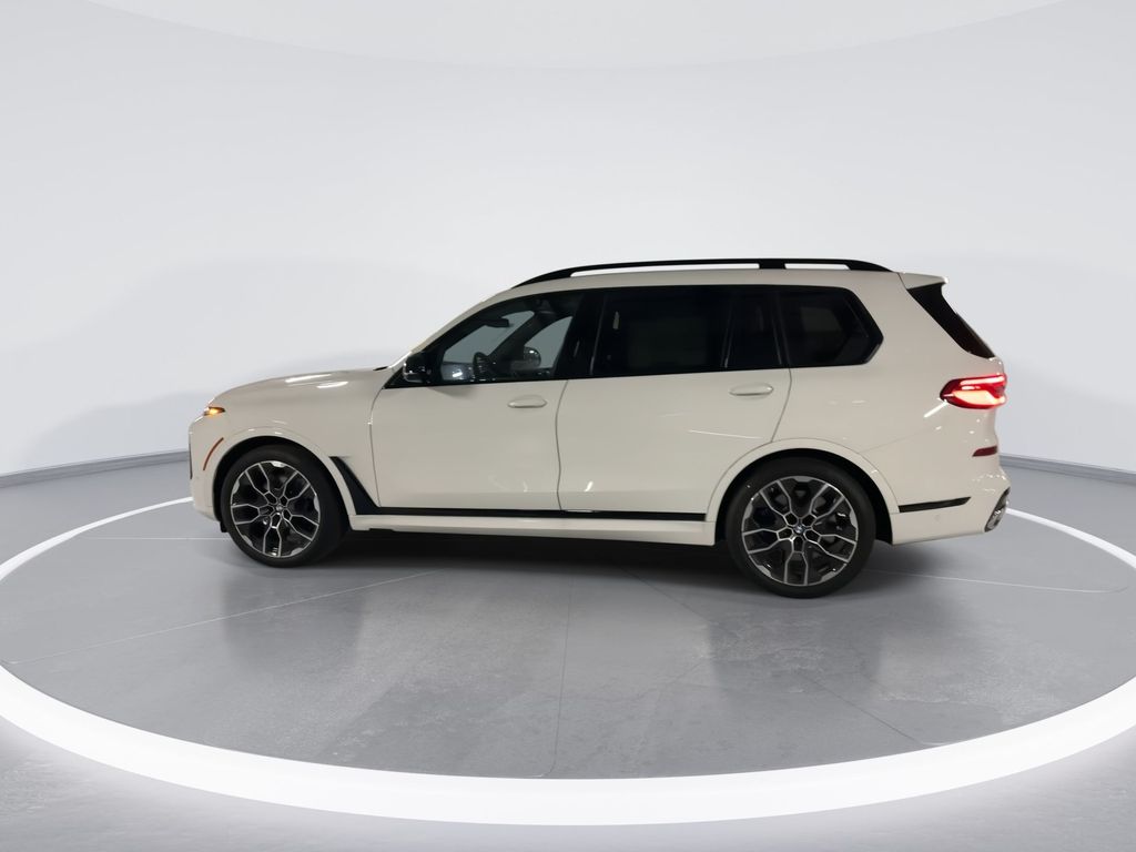 2025 BMW X7 M60i 5