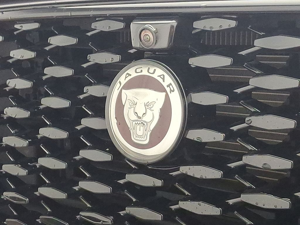 Thumbnail: 2023 Jaguar F-Pace - 31