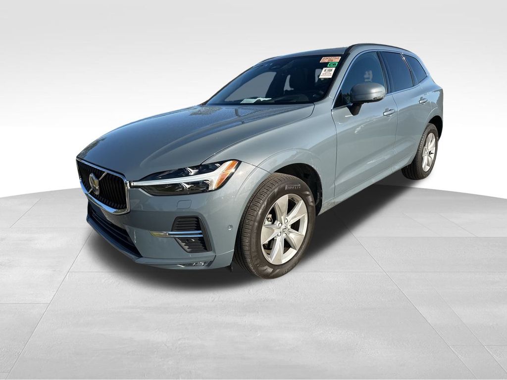 2022 Volvo XC60 B5 Momentum 5