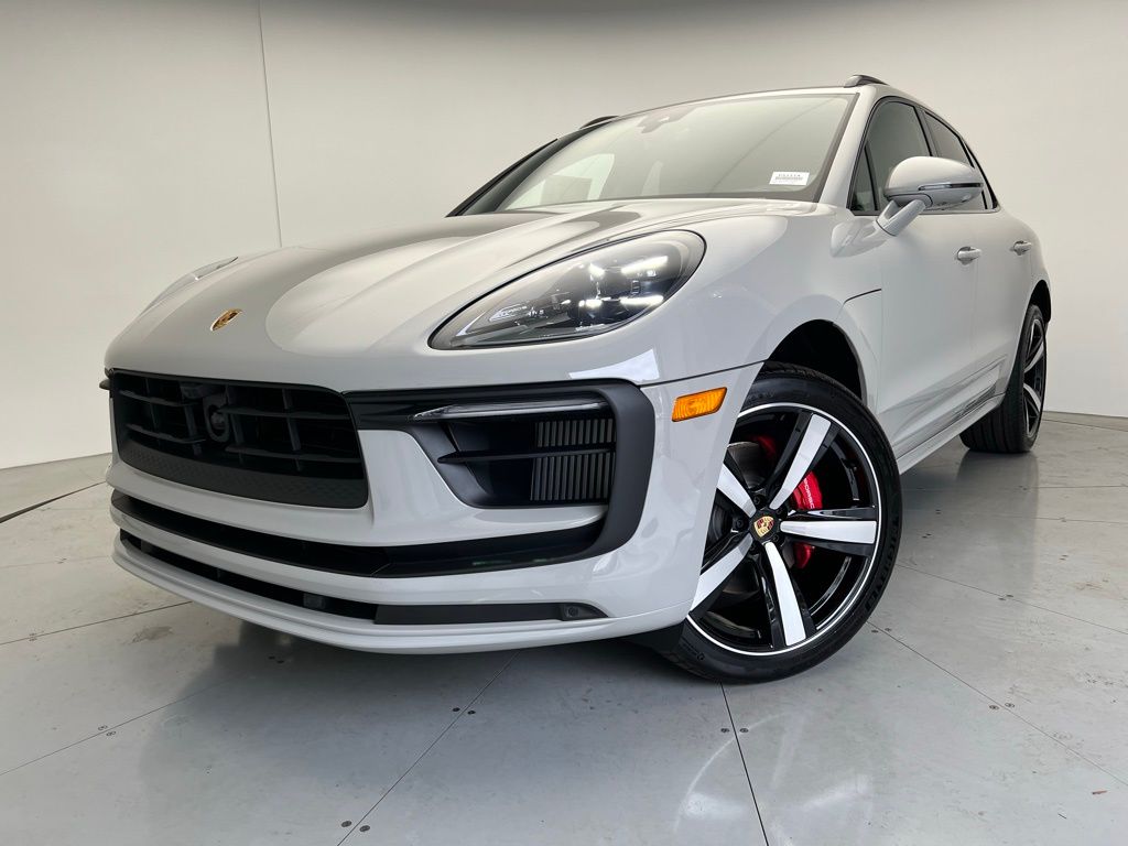 Thumbnail: 2025 Porsche Macan - 1