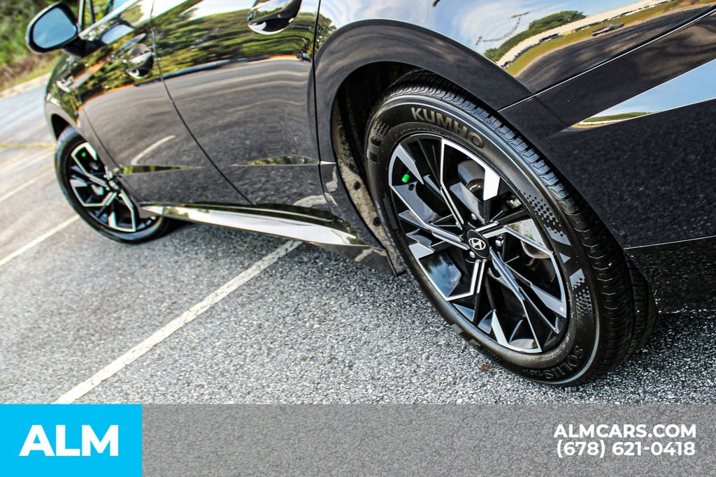 Used 2025 Blue Hyundai SEL image 15