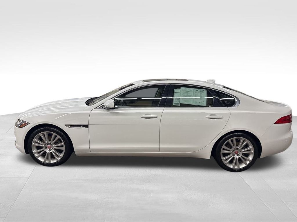 2020 Jaguar XF 25t Premium - 1