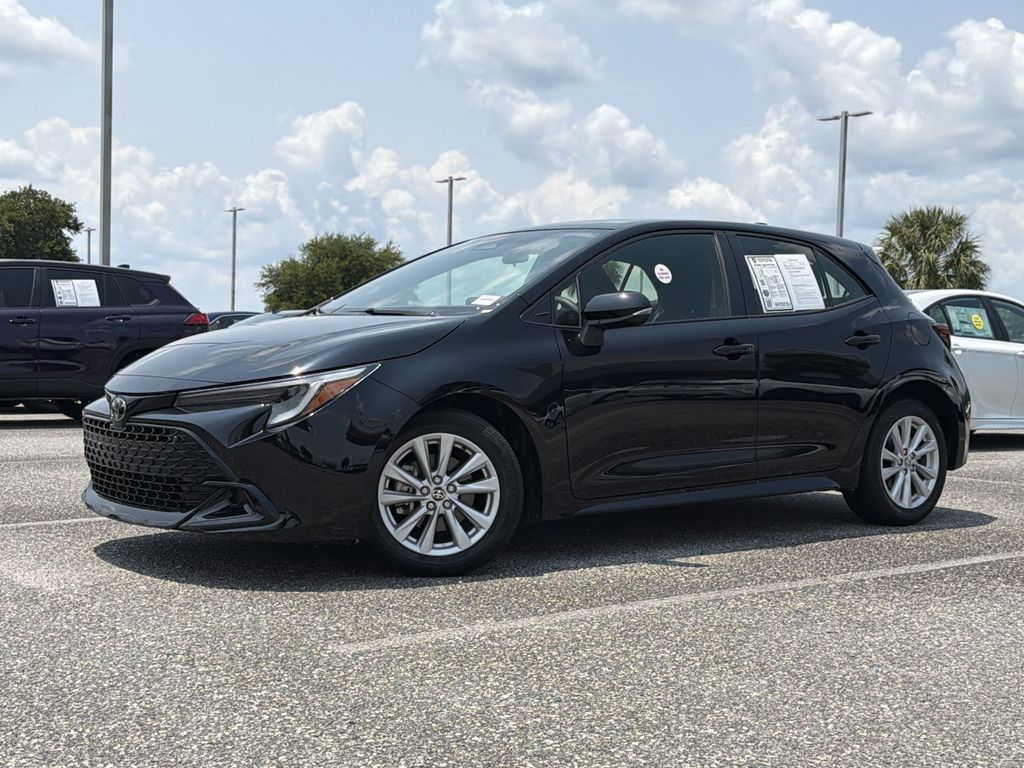 2023 Toyota Corolla Hatchback SE FWD