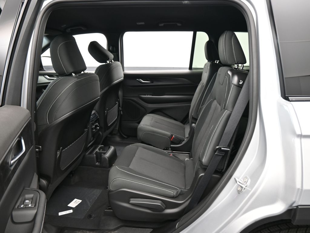 New 2026 Silver Zynith Jeep Laredo image 26