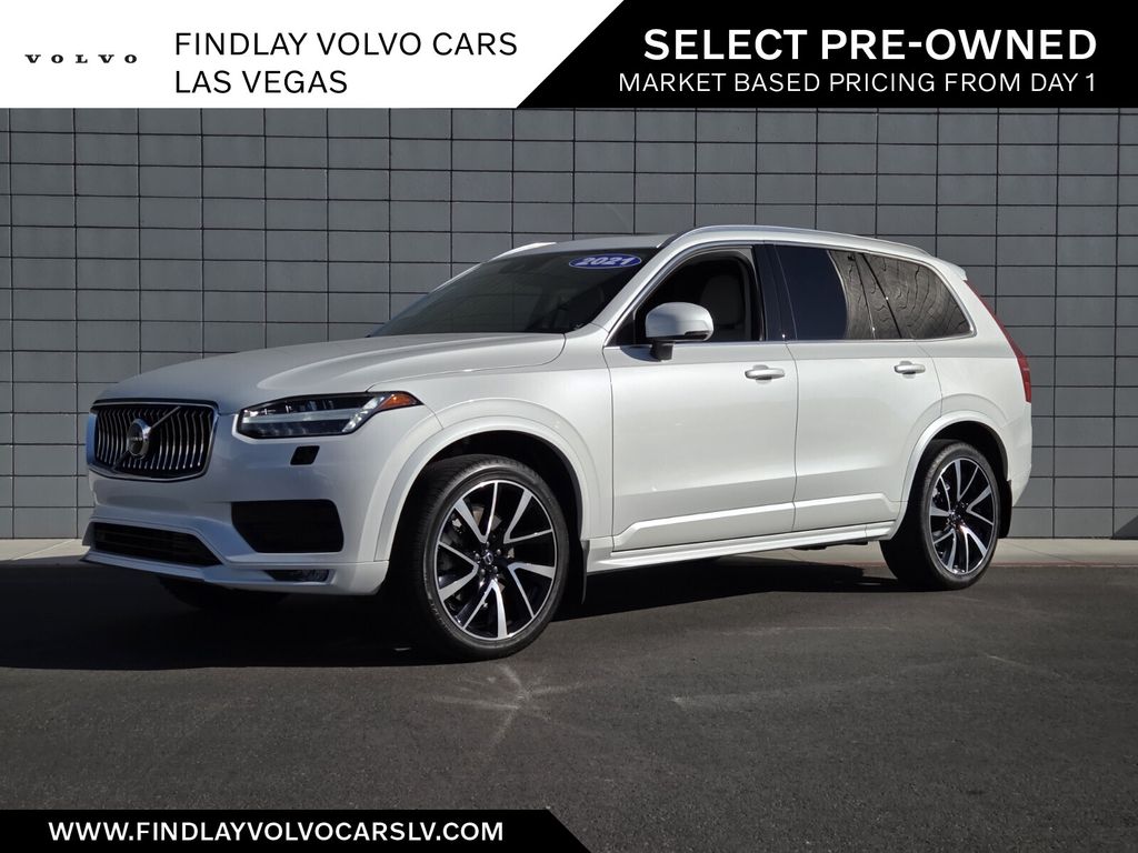 2021 Volvo XC90 T6 Momentum 7-Passenger AWD    