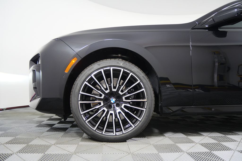 Thumbnail: 2026 BMW 7 Series - 7