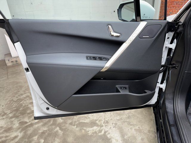 New 2026 White BMW xDrive60 image 10
