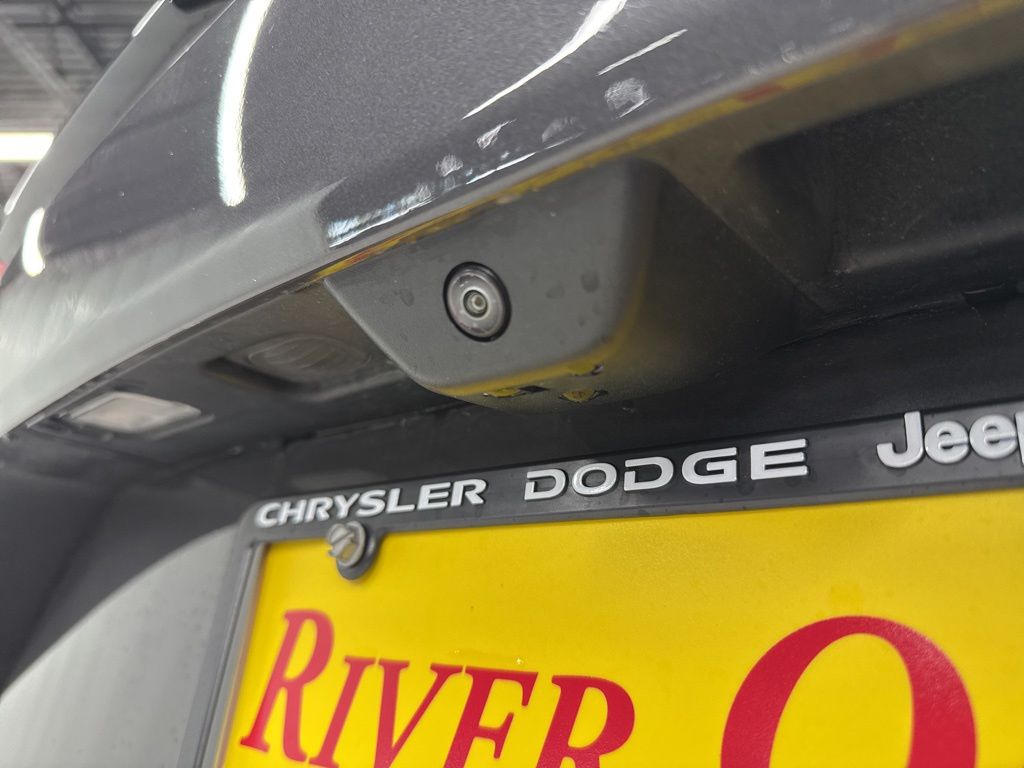 2022 Jeep Grand Cherokee Overland - 6