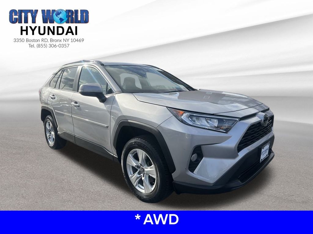 2021 Toyota RAV4 XLE 8