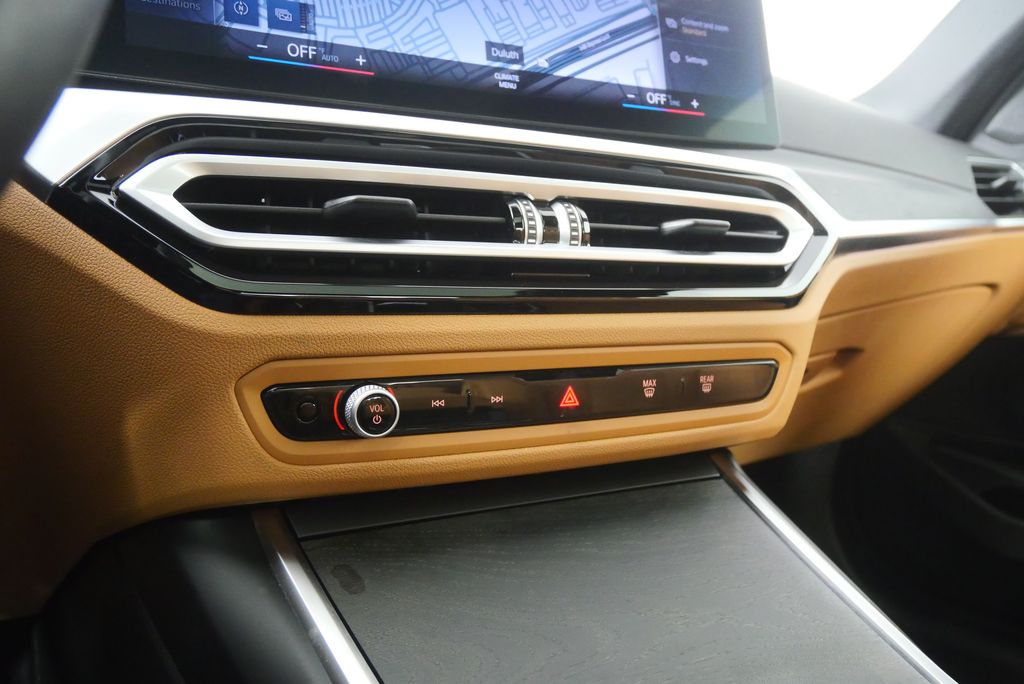 Thumbnail: 2024 BMW 3 Series - 26