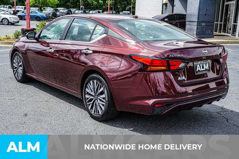 Used 2025 Red Nissan 2.5 SV image 5