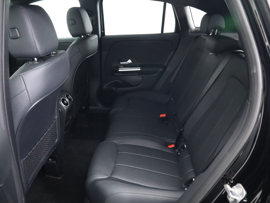 Thumbnail: 2025 Mercedes-Benz GLA - 21