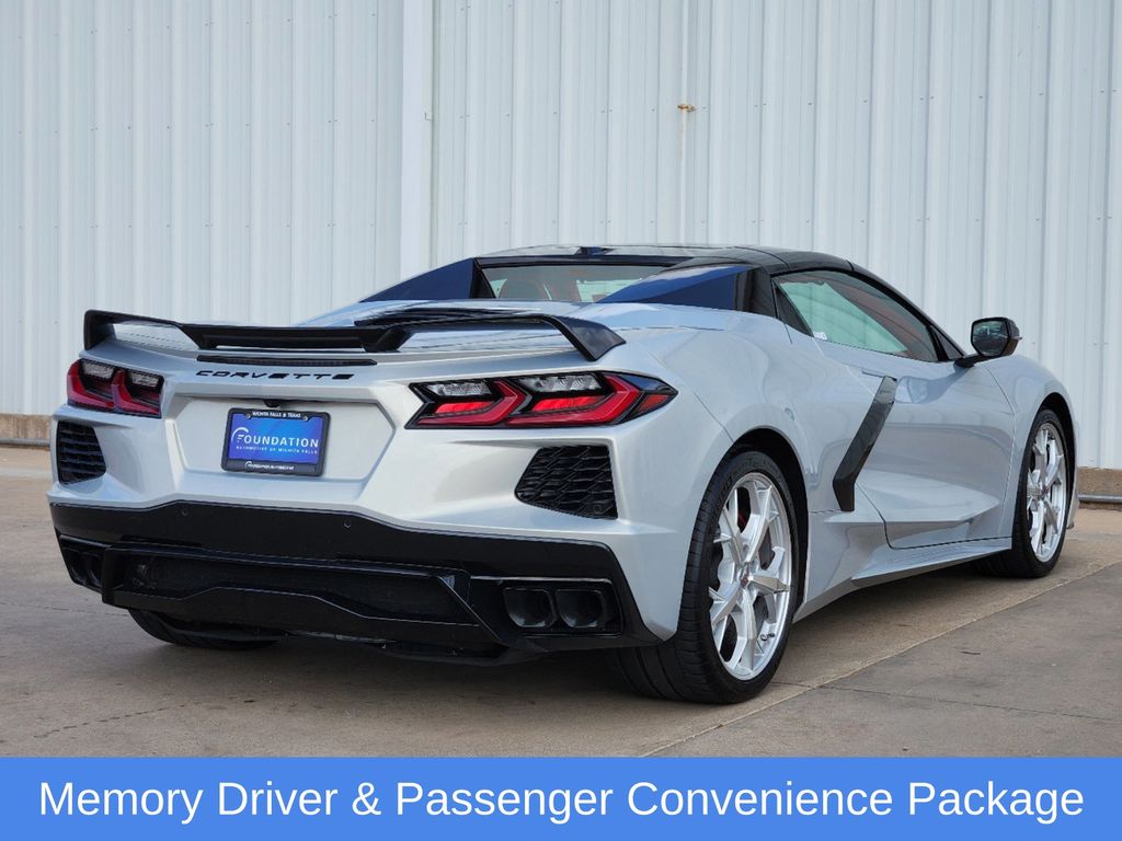 2023 Chevrolet Corvette Stingray 8