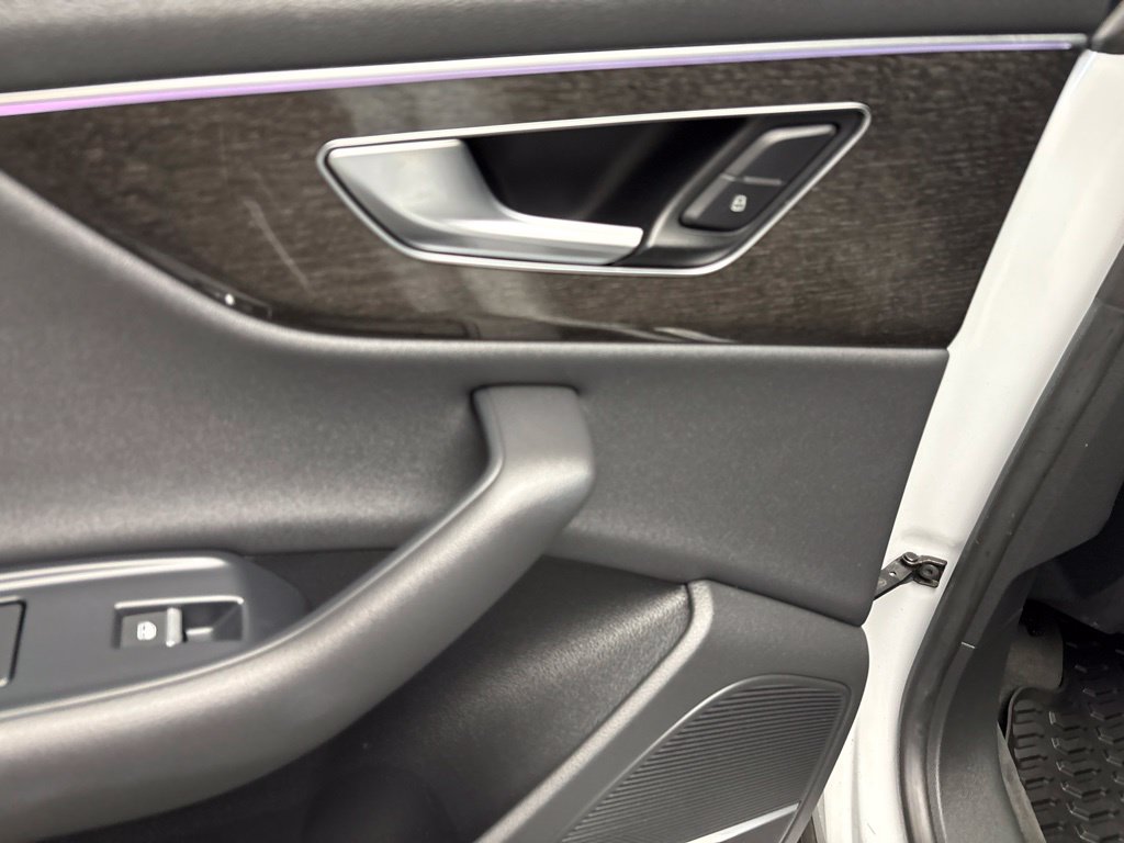 Thumbnail: 2020 Audi Q8 - 19