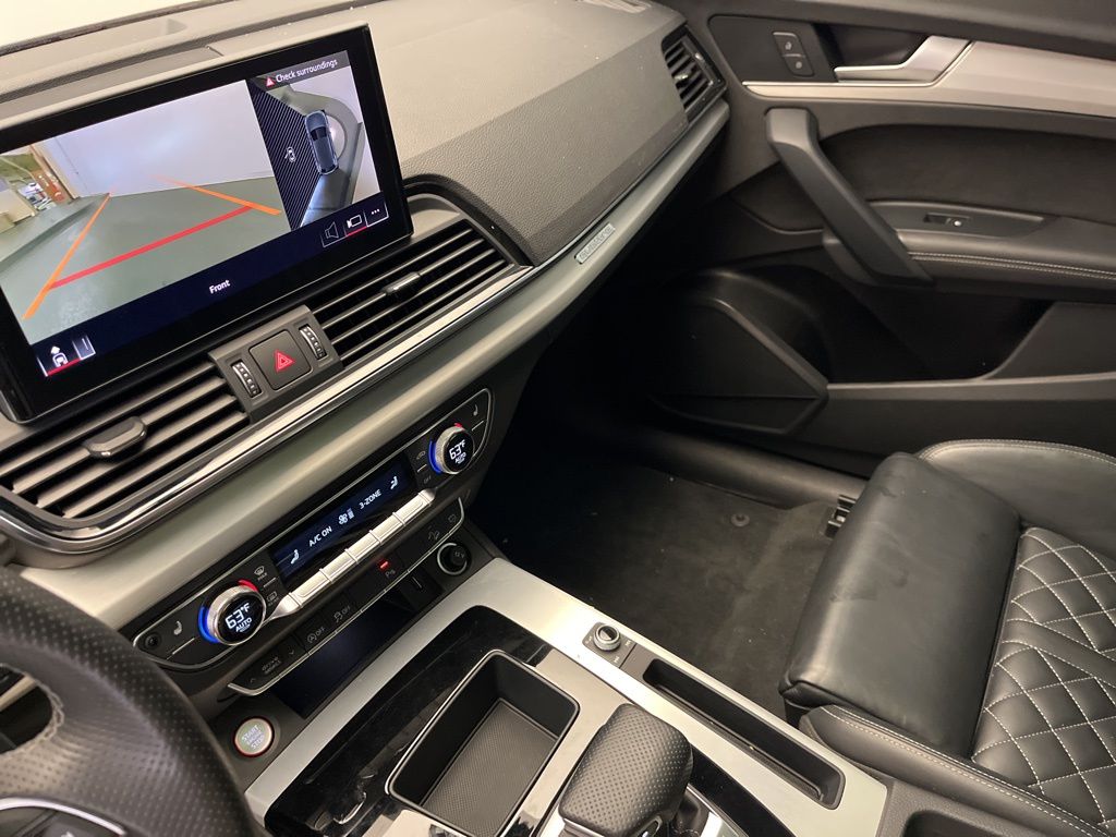Thumbnail: 2021 Audi SQ5 - 21