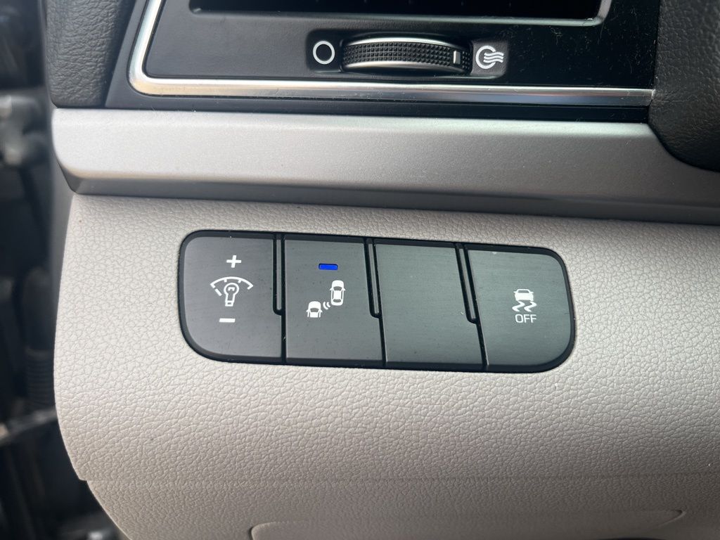 2018 Hyundai Elantra SEL 32