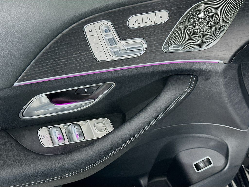 Thumbnail: 2025 Mercedes-Benz GLS - 18