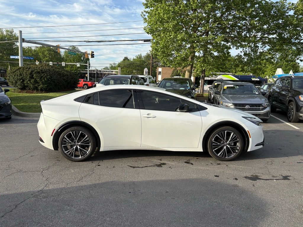 2023 Toyota Prius XLE photo