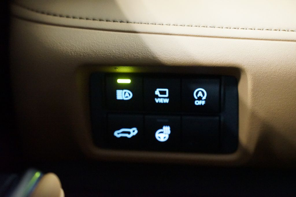 Thumbnail: 2026 Toyota Highlander - 26