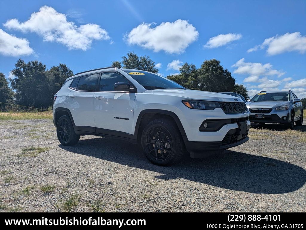 Bright White Clearcoat 2025 Jeep Compass SUV / Crossover Four-Wheel Drive 8-Speed Automatic