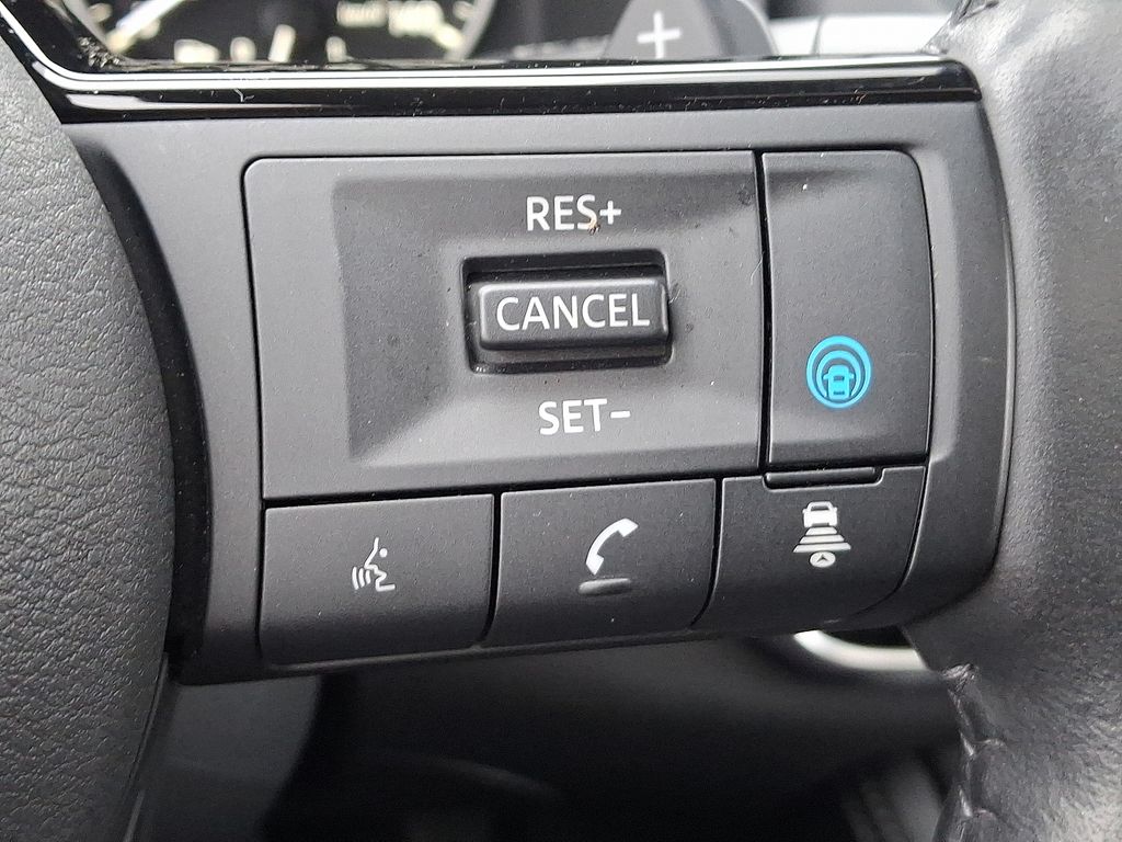 2023 Nissan Rogue SL 23