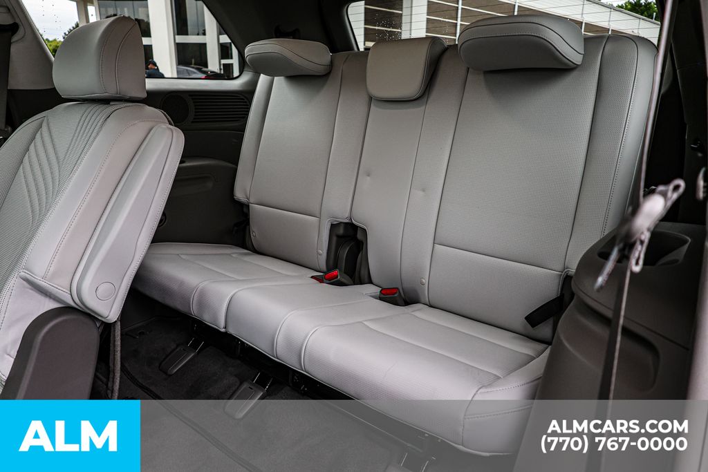 Used 2026 White Hyundai SEL image 21
