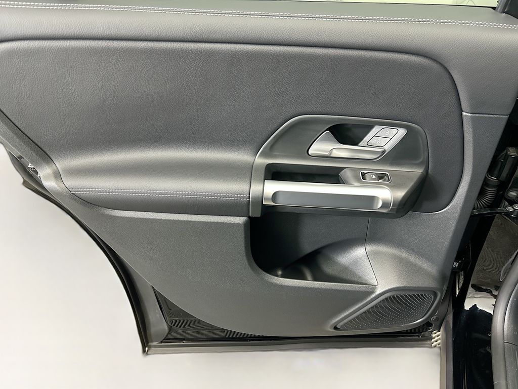 Thumbnail: 2025 Mercedes-Benz GLB - 24