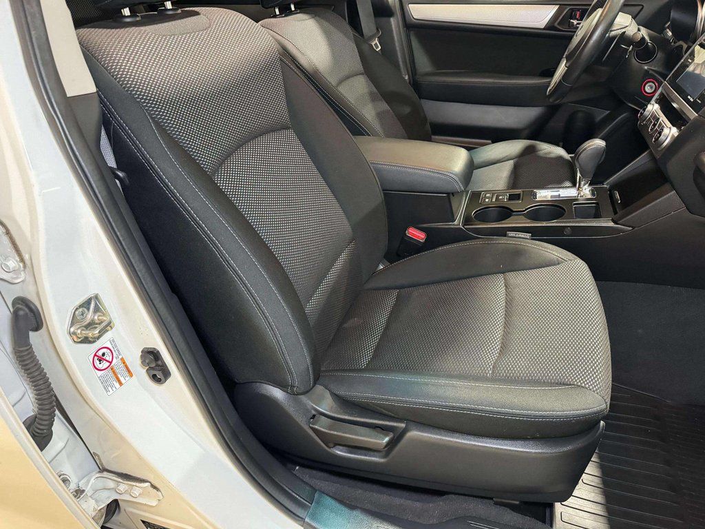 Used 2017 Crystal White Pearl Subaru 2.5i Premium image 25