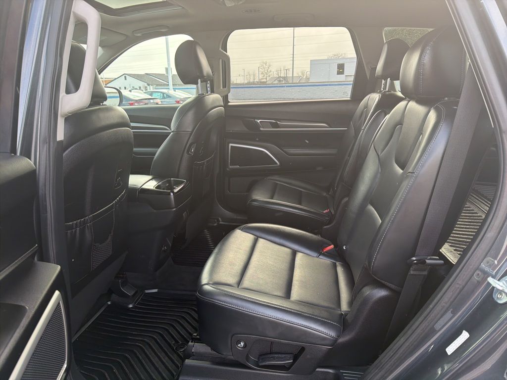 Thumbnail: 2020 Kia Telluride - 20