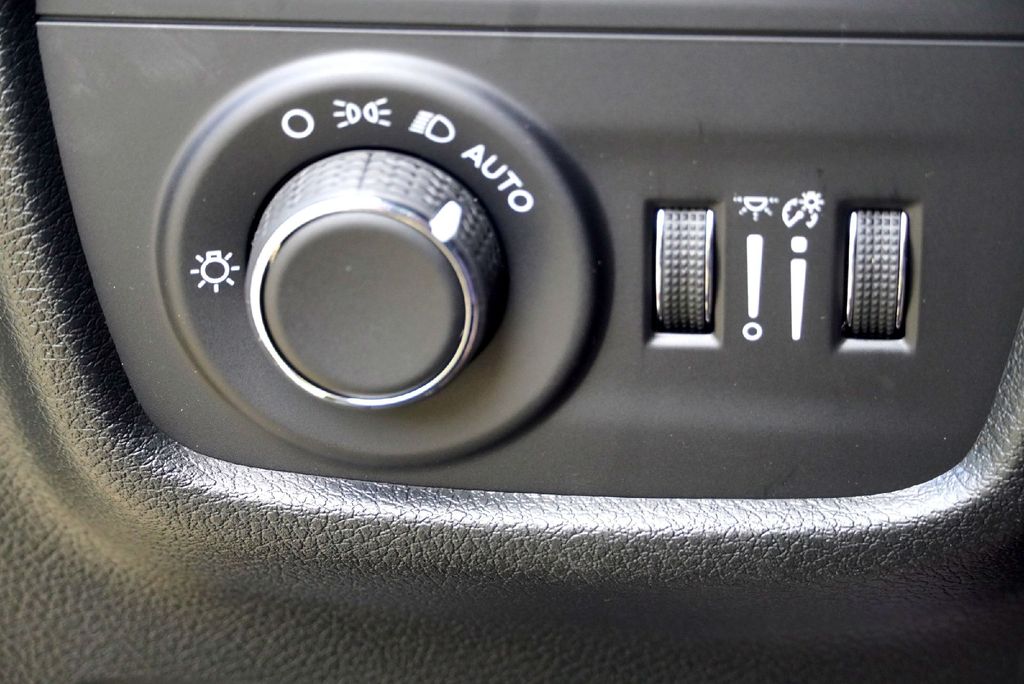 New Car 2025 Jeep Grand Cherokee  Laredo For Sale Under $50,000 In Taylor, Texas