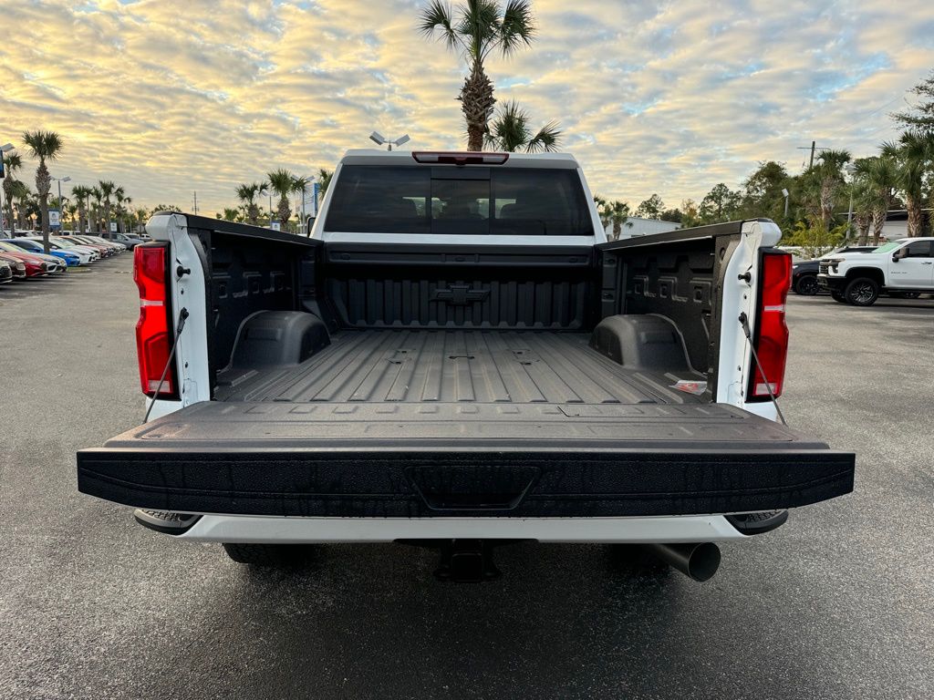 2025 Chevrolet Silverado 2500HD LT 12