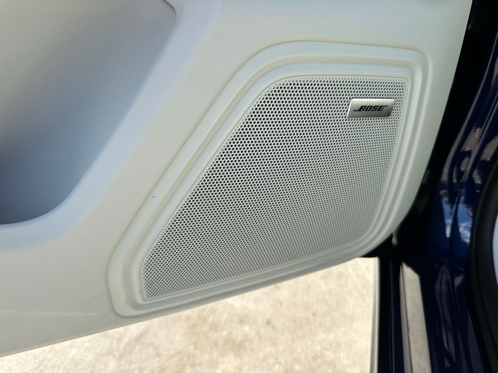 Thumbnail: 2026 Porsche Macan - 23