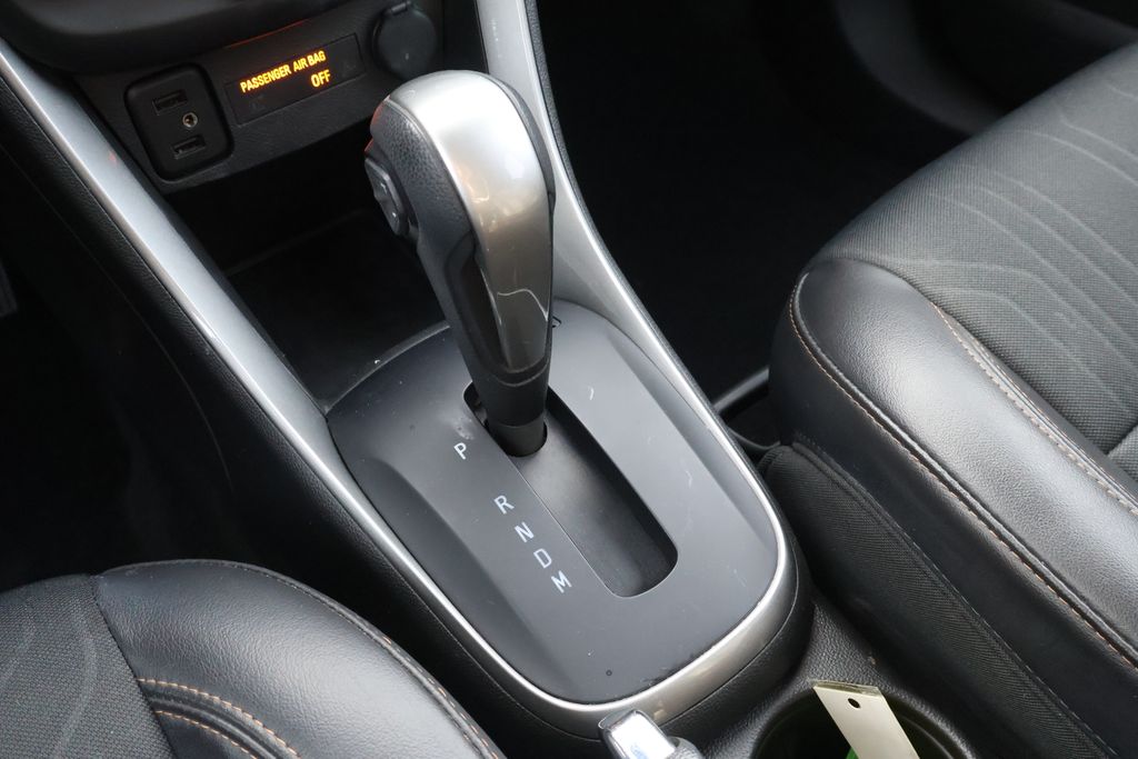 Thumbnail: 2022 Chevrolet Trax - 21