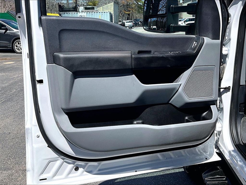 2024 Ford F-350SD — photo 9