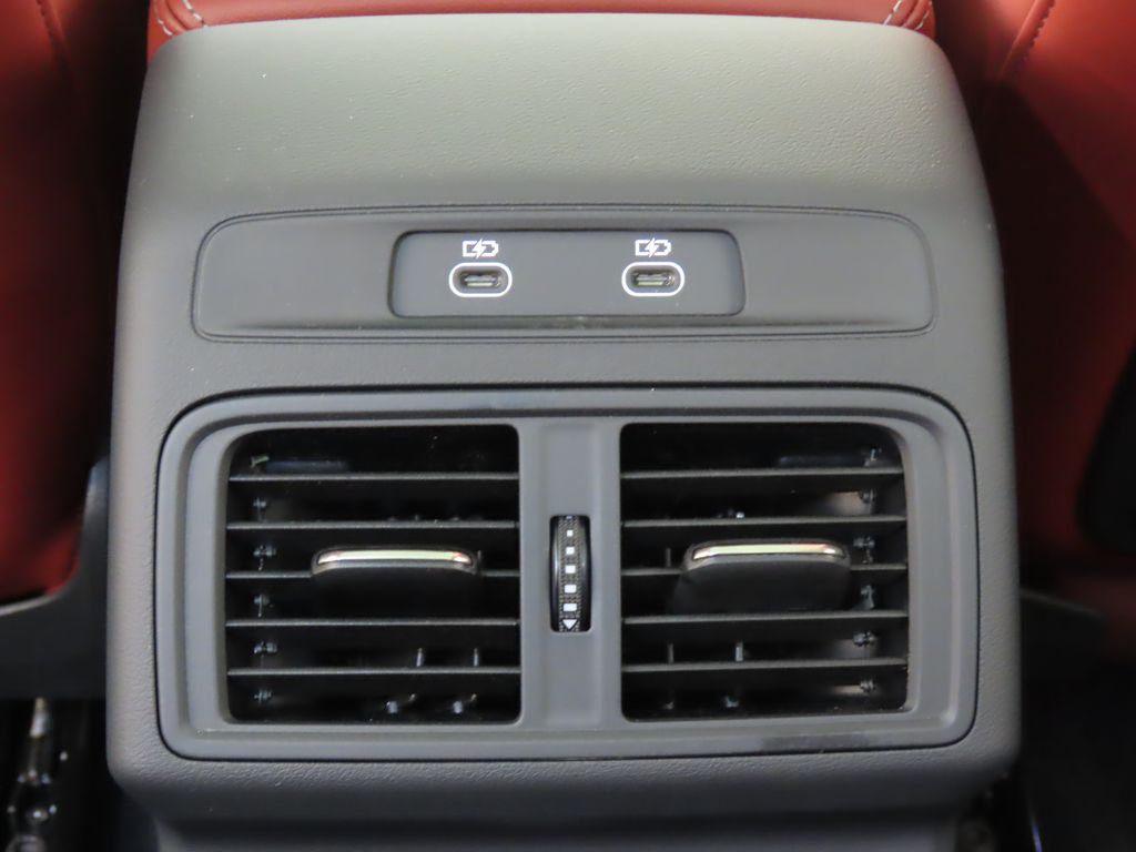 Thumbnail: 2025 Audi SQ5 - 22