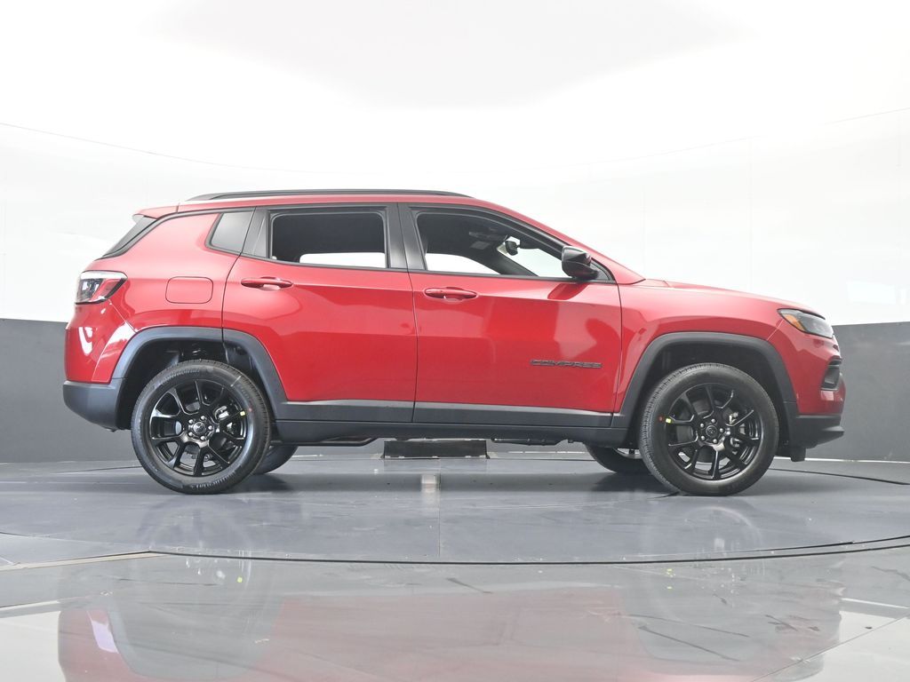New 2026 Red Hot Pearlcoat Jeep Latitude image 54