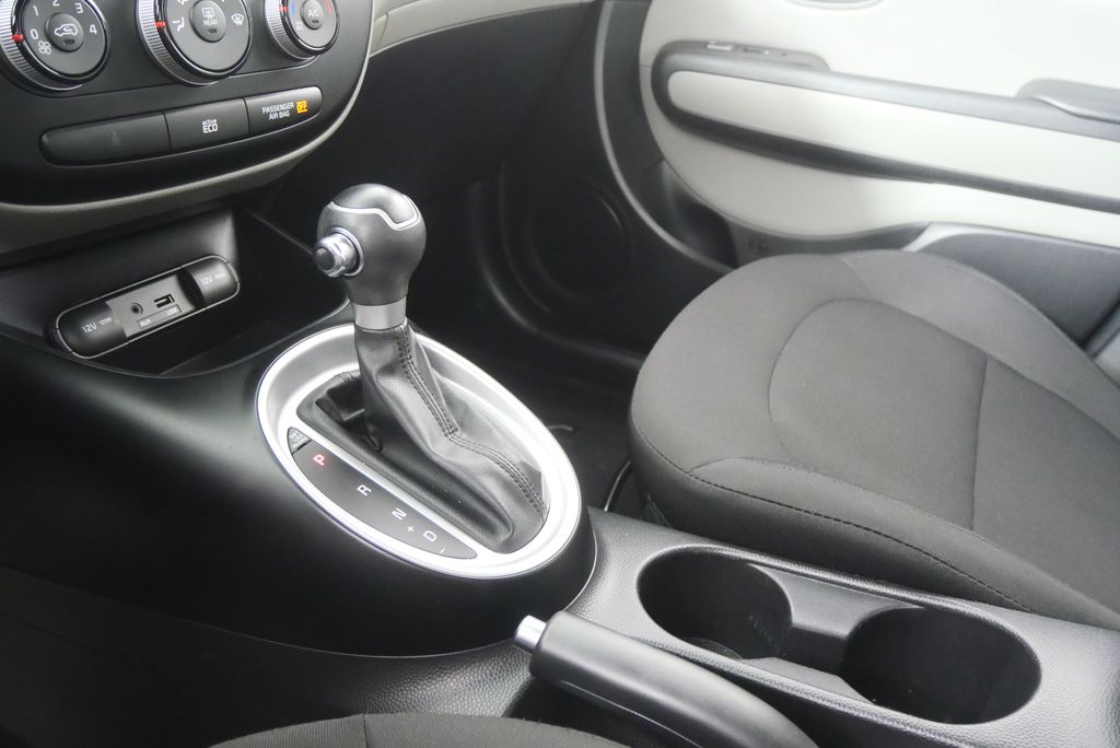 Thumbnail: 2015 Kia Soul - 21