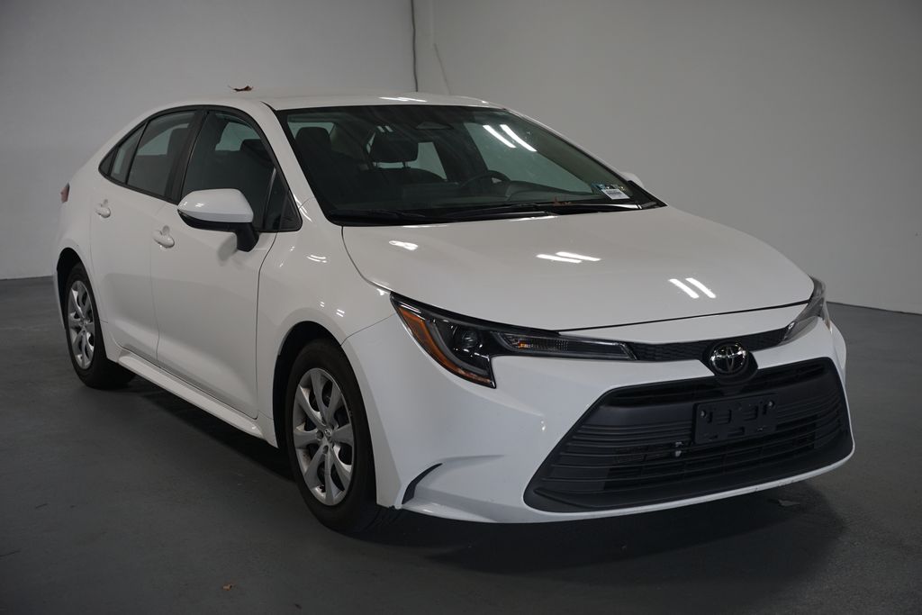 Thumbnail: 2023 Toyota Corolla - 3