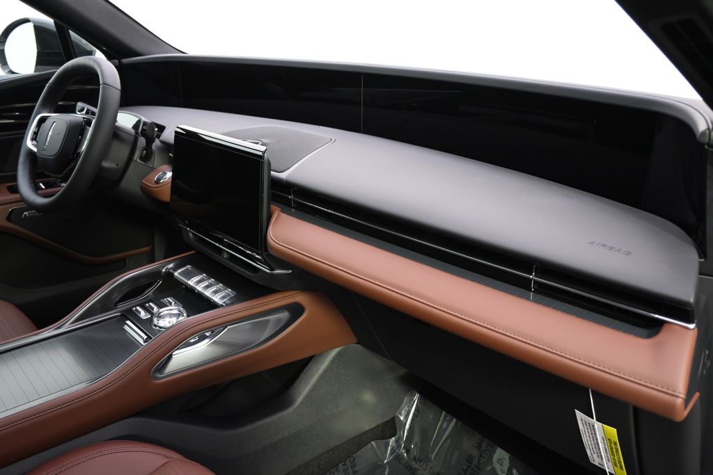 New 2026 White Lincoln Reserve image 13