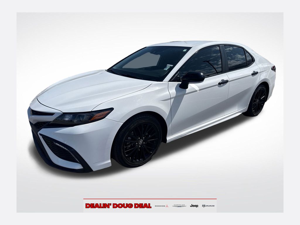 White 2022 Toyota Camry Sedan Front-Wheel Drive 8-Speed Automatic