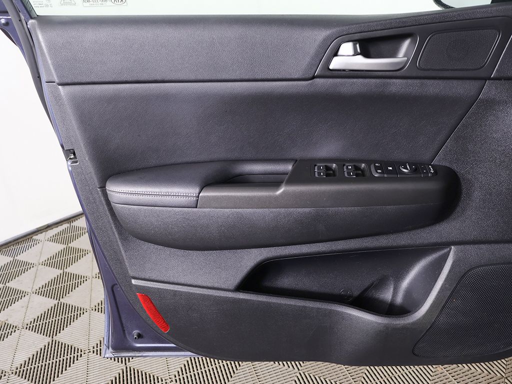 Used 2017 Blue Kia EX image 20